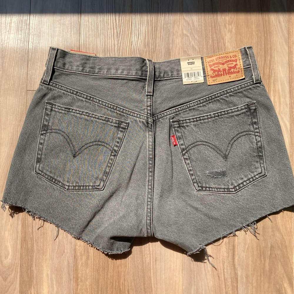 🟢Relist7/13 🟢Levi’s distressed high rise 501 jean cotton denim short cutoff 30 - Picture 11 of 16